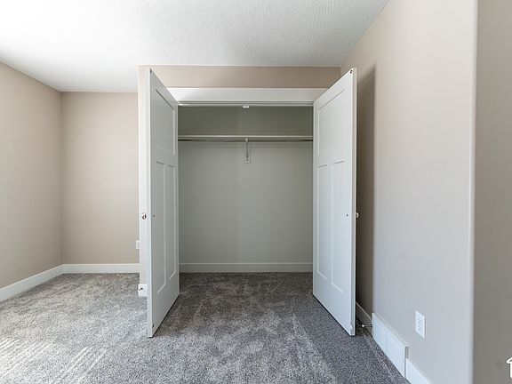 5th image of 3867 N Chapman Dr