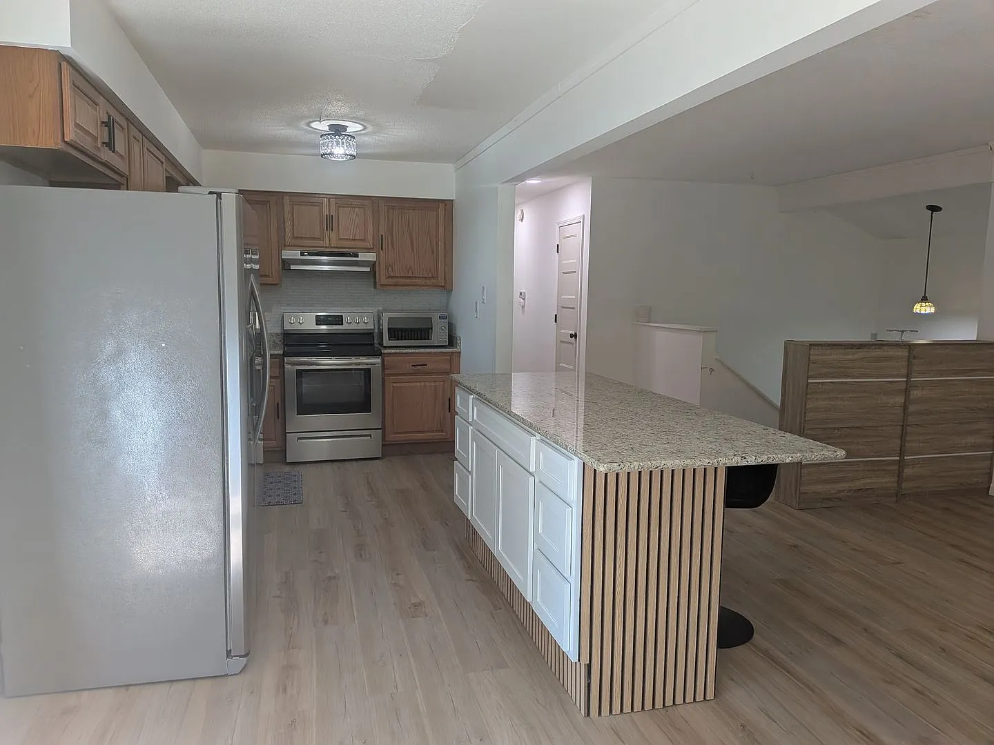4 Bed 2.5 Bath home just outside Columbia! — Photo 2