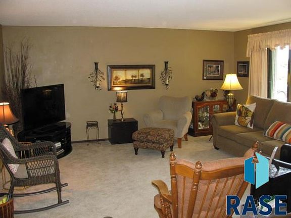 4th image of 26109 S Robin Dr