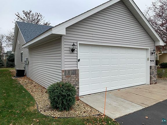3rd image of 9157 Cambridge Ave
