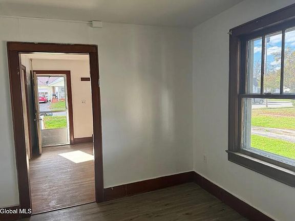 3rd image of 23 Grant Street