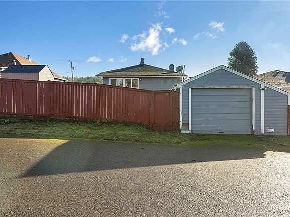 3rd image of 25810 Lawson Street