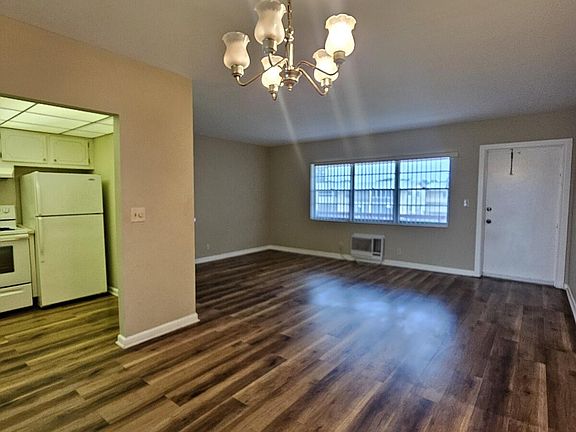 5th image of 206 Norwich I
