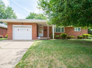 2250 Springfield Center Rd, Akron, OH 44312