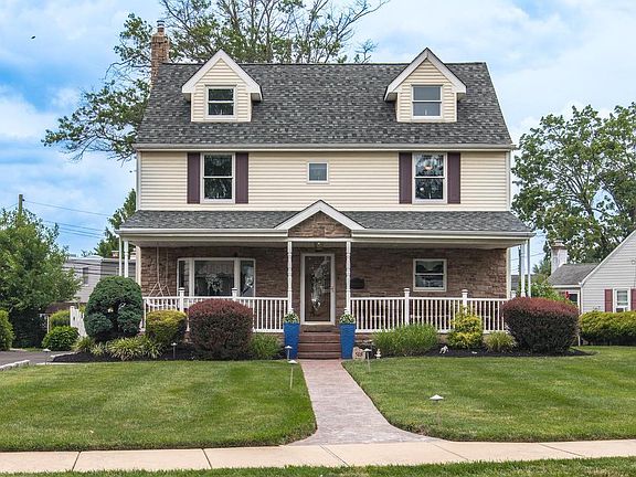 4th image of 518 Stewart Rd