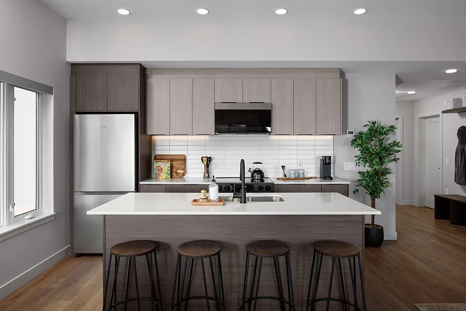 1946 Ambrosi Rd