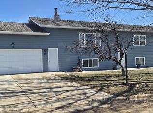 2691 Sundance Dr, Dickinson, ND 58601