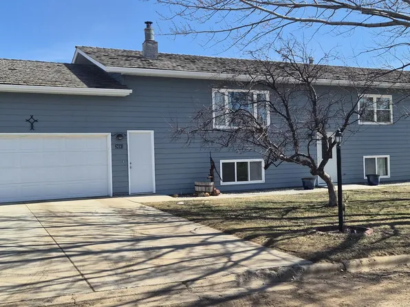 2691 Sundance Dr, Dickinson, ND 58601
