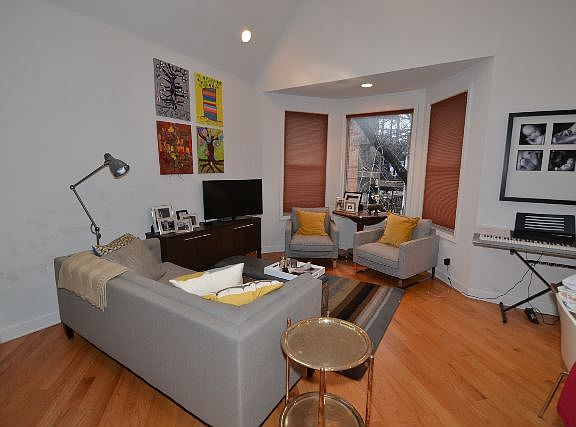 4th image of 3121 N Hoyne Ave #1