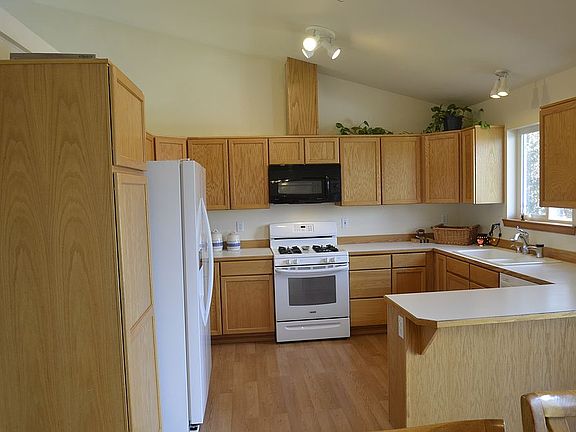 3rd image of 1605 W Orchard Ave