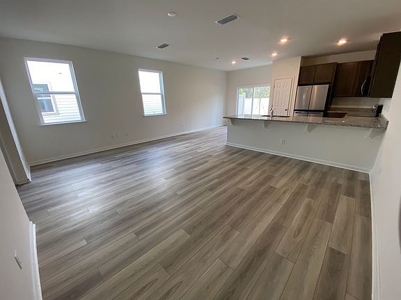 4th image of 170 Beach Palm Ct #101