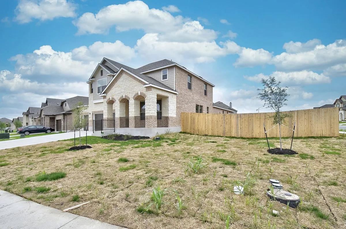Building Photo - 108 Redcliff Path