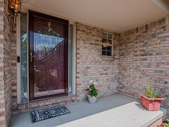 4th image of 4227 Woodcrest Ct