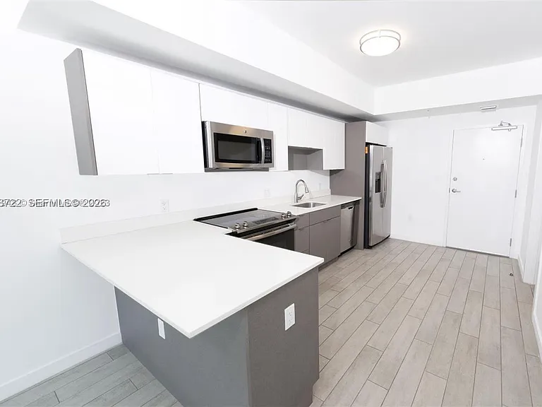 321 NE 26th St #616 — Photo 2