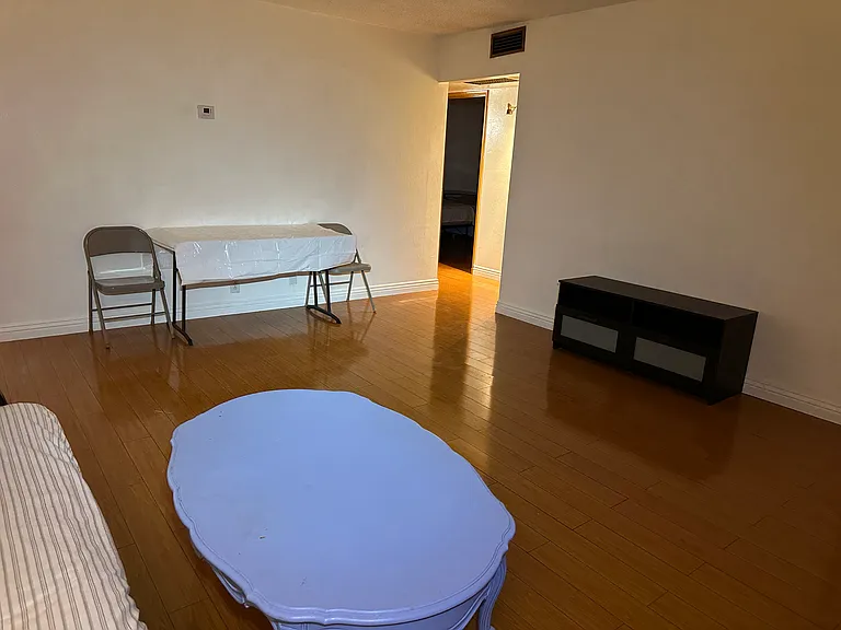 331 W Cincinnati Ave #6 — Photo 2