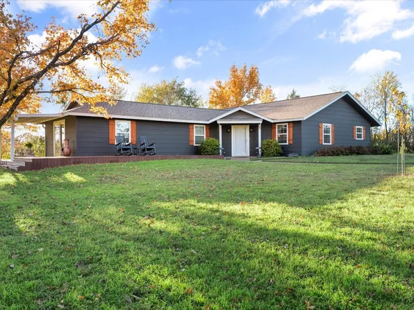 1301 W Roane Rd, Corsicana, TX 75110