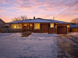 44 Albany Dr, Saint Catharines, ON L2N 3T5