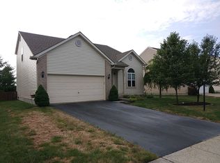 1424 Galway Bend Dr N, Pataskala, OH 43062