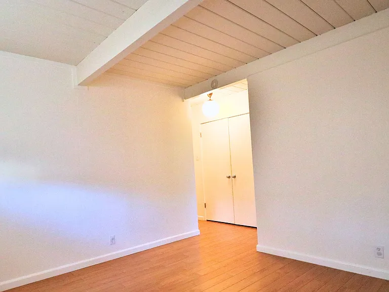 2467 Alvin St — Photo 18