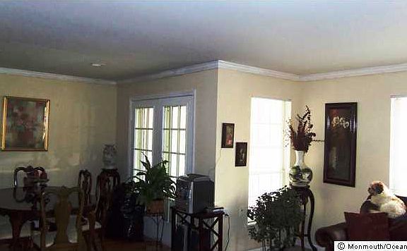 4th image of 557 Malvern Court #A