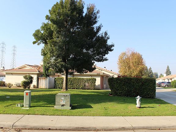 2nd image of 2939 Brookside Dr APT A