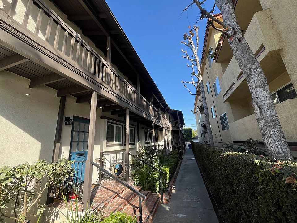 1st image of 376-382 N Hollywood Way