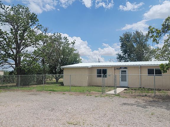 3rd image of 1540 N Lariat Dr