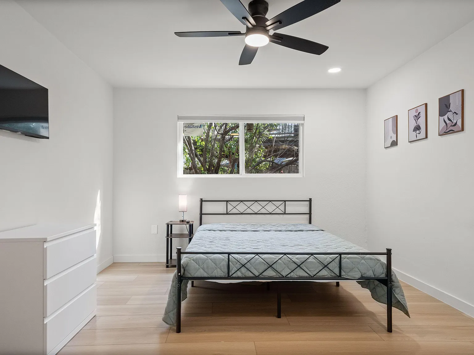 4 bed, 2.0 bath, 2000 sqft, $905 — Photo 2