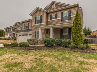 809 Clover Fields Ln, Knoxville, TN 37932