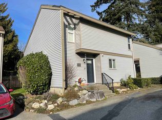 19205 Fairway Dr, Surrey, BC V3S 5M8