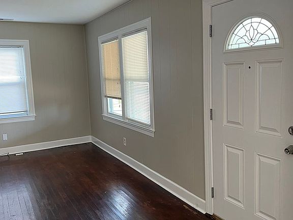 5th image of 1001 Meadow Ln