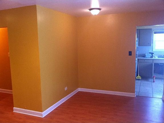 2nd image of 1394 Balmoral Ave