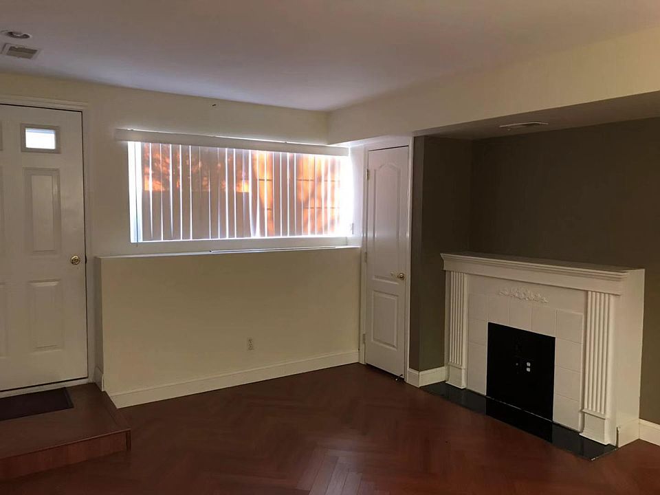 1st image of 197 Essex Dr #1