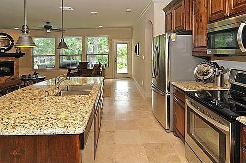 5th image of 217 Rushcreek Dr