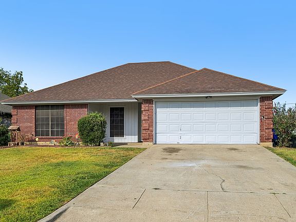 3rd image of 609 Ruth Dr