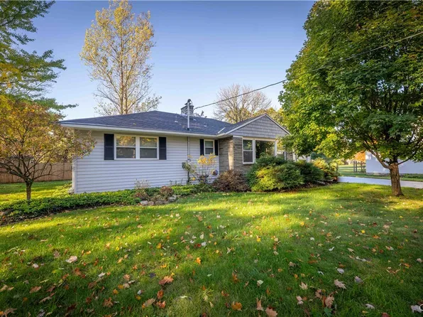 5 Patricia Ct, Utica, NY 13501