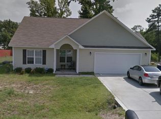 188 Pebble Ln, Raeford, NC 28376