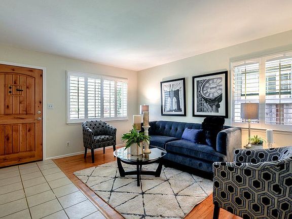 3rd image of 3141 Fair Oaks Ave
