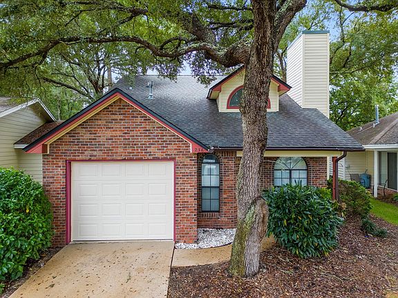 2nd image of 236 Parkwood Cir