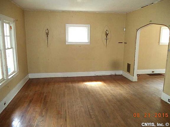 2nd image of 122 Berger Ave