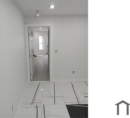 2nd image of 44 Van Cortlandt Park Ave Floor 1