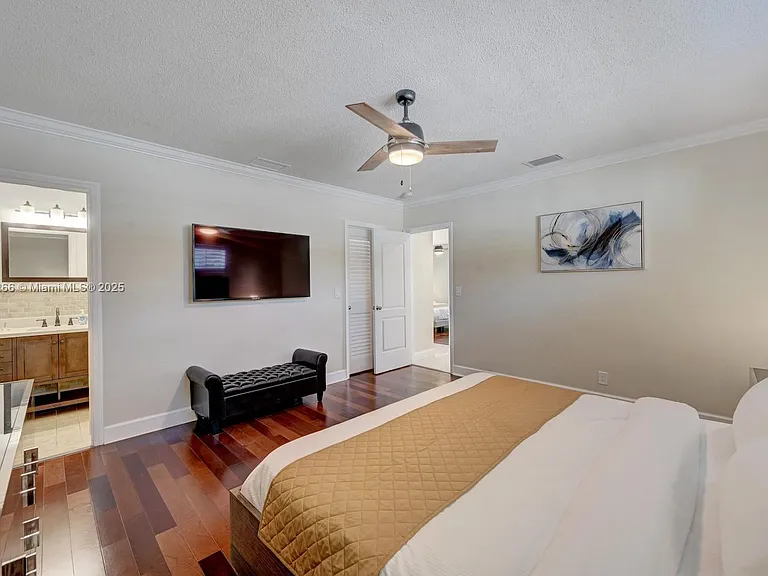 1311 Rodman St — Photo 27