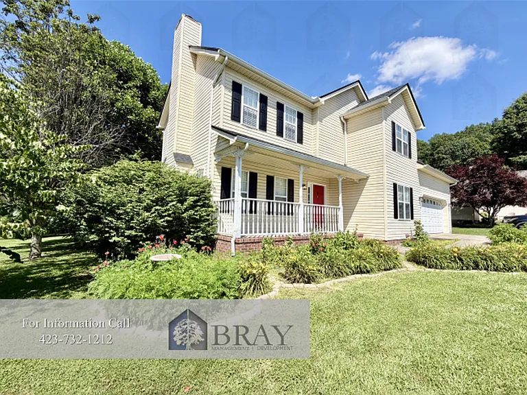 133 Bentwood Ln — Photo 2