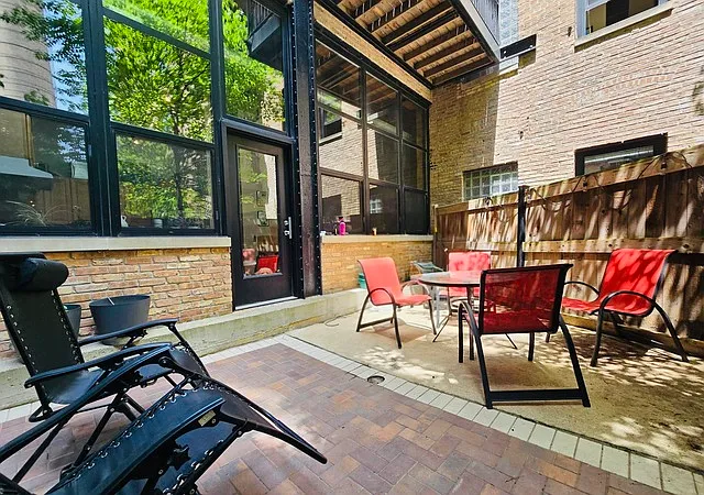 226 N Clinton St #106 — Photo 4