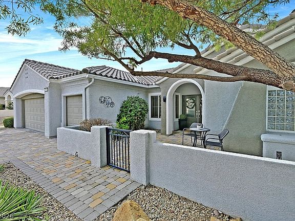 3rd image of 1601 Preston Park Dr