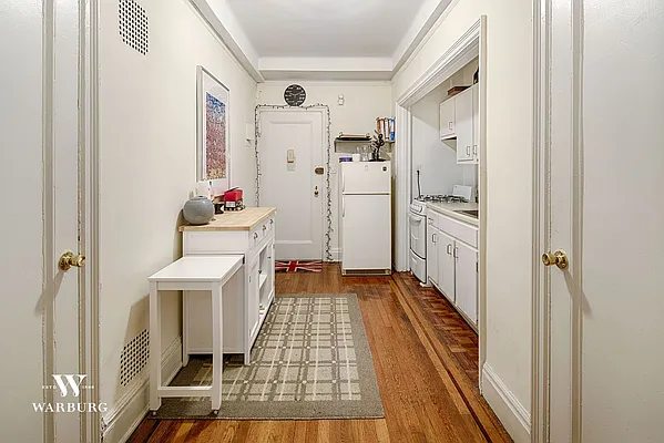 Rented by Warburg | media 8