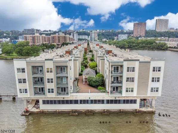 153 The Promenade, Edgewater Boro, NJ 07020