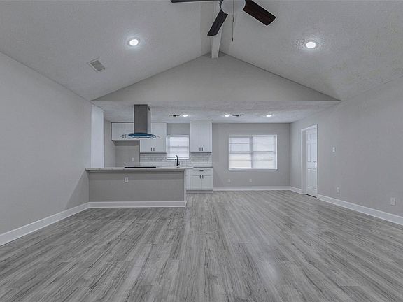 2nd image of 8707 Collingsdale Rd