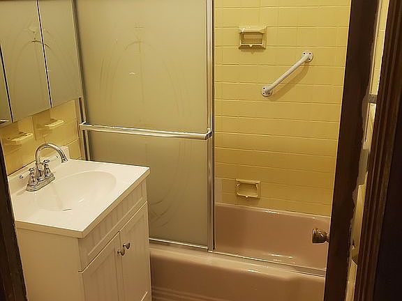 Upstairs bathroom 