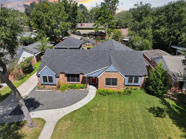 226 Driftwood Dr, Seabrook, TX 77586